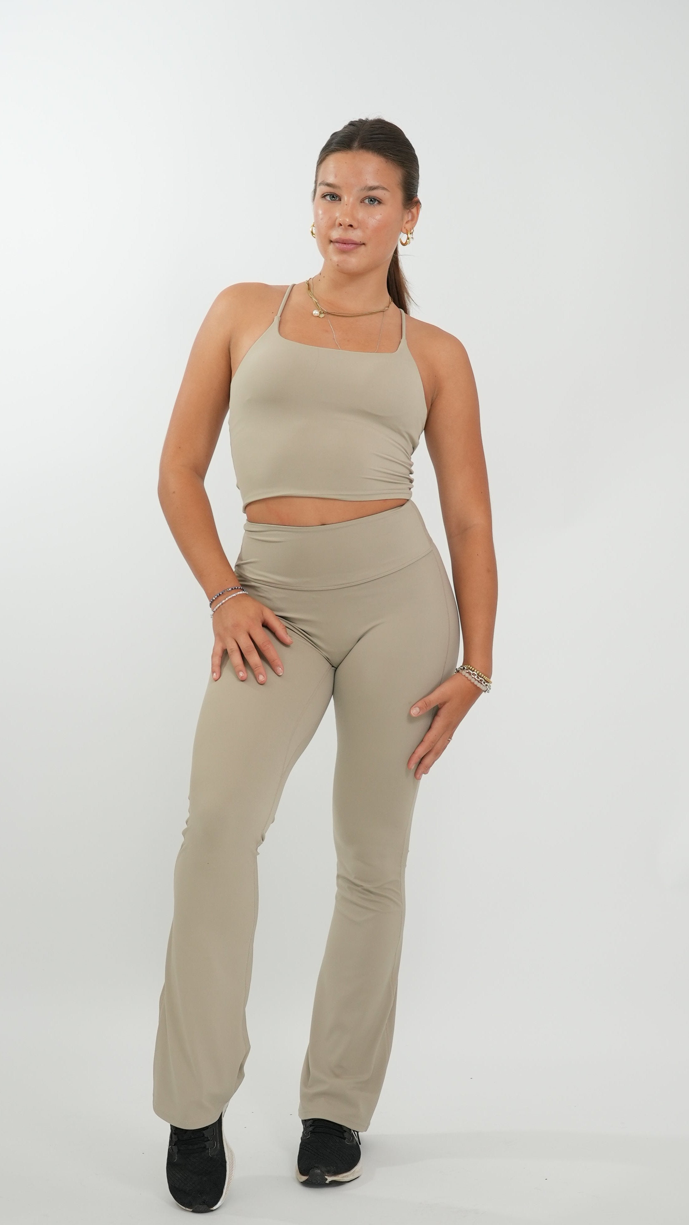 2-Teiliges Tank Top & Flared Sculpt Hose Sport Set