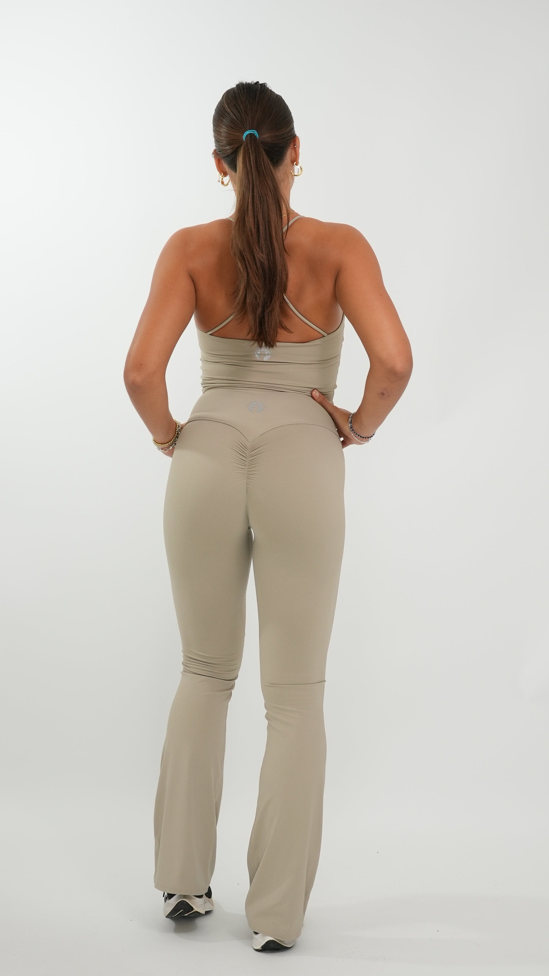 2-Teiliges Tank Top & Flared Sculpt Hose Sport Set