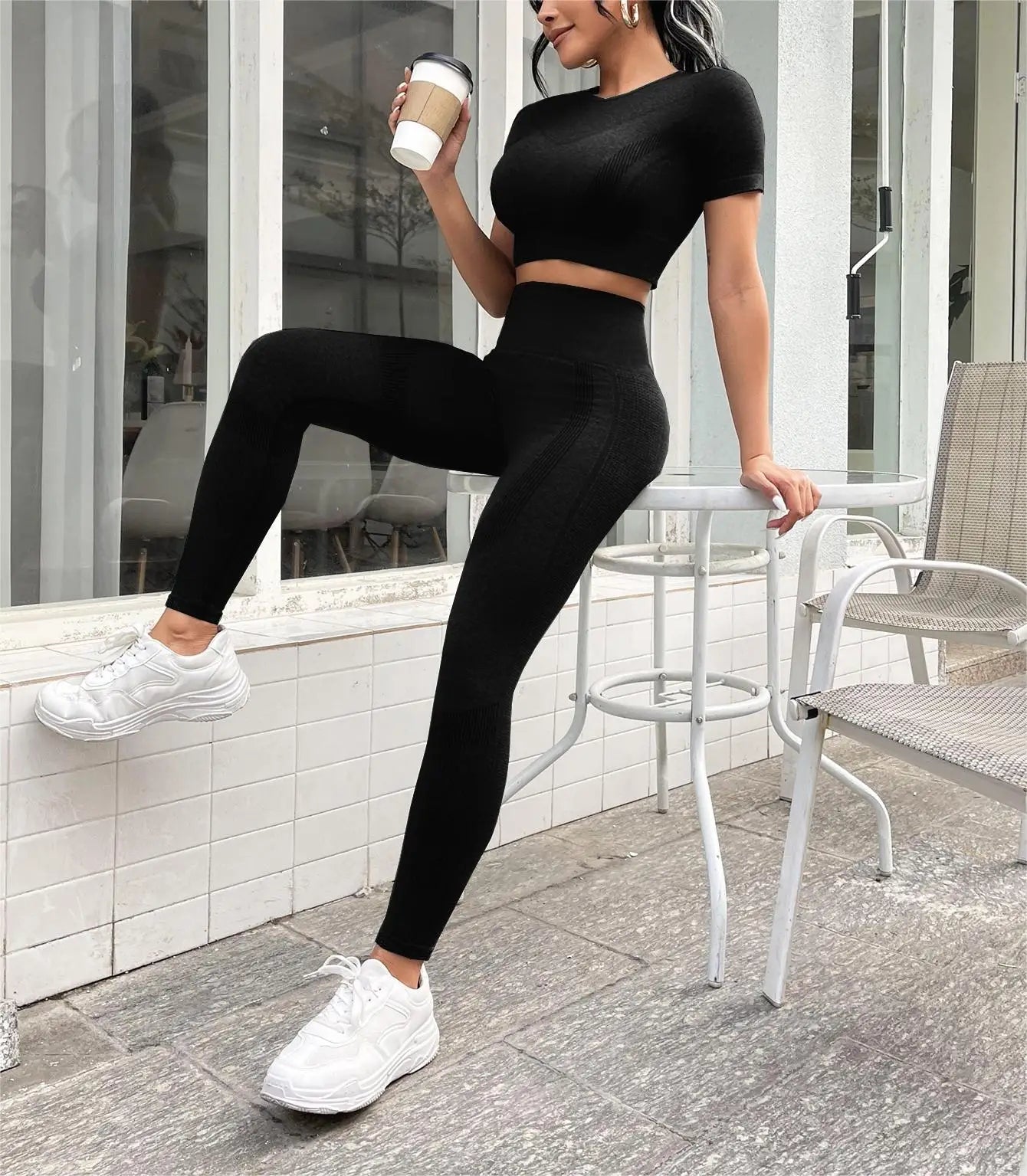2-teiliges Kurzärmliges Top und Leggings Sportset