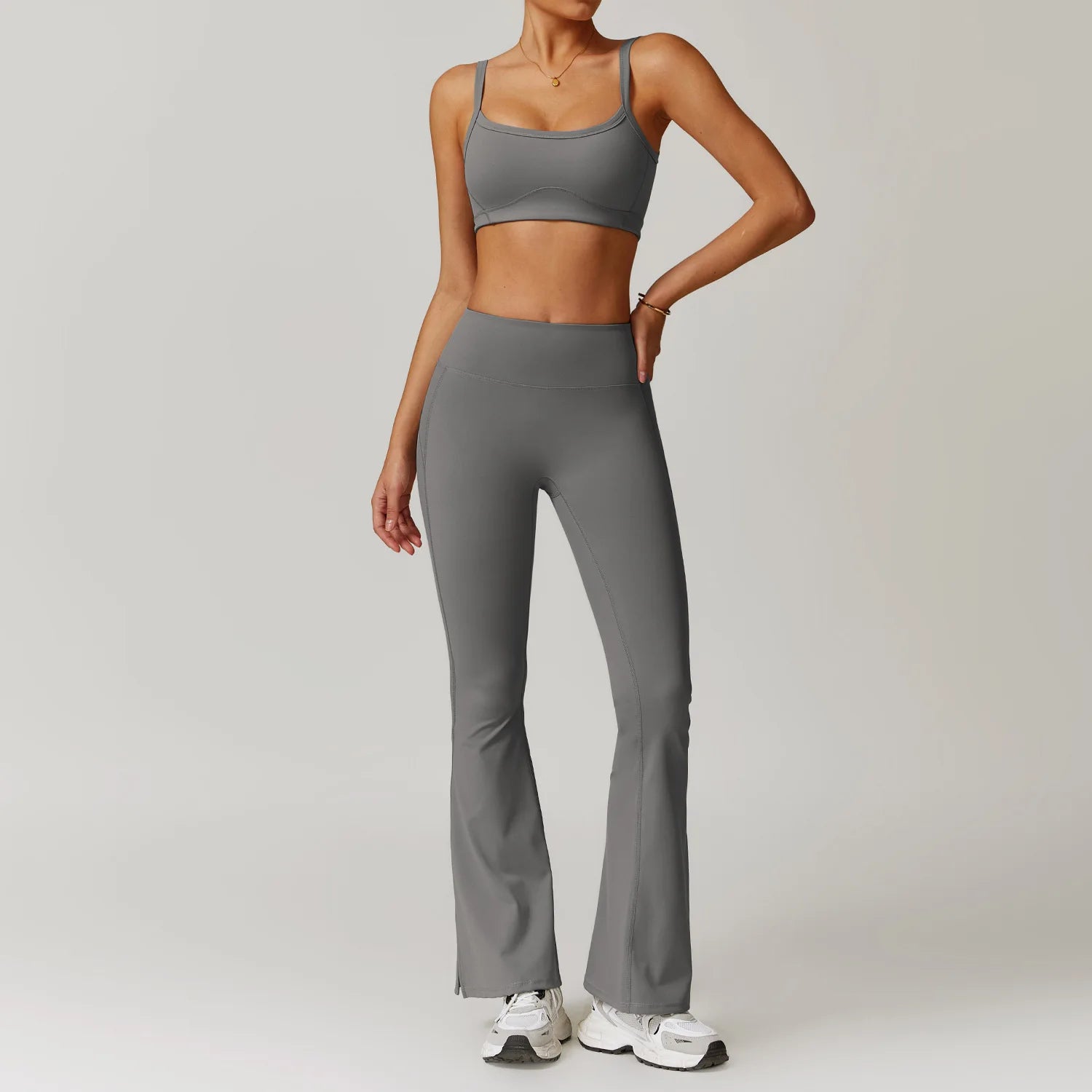 2-teiligen Gym Set Flared Leggings mit Sport-BH